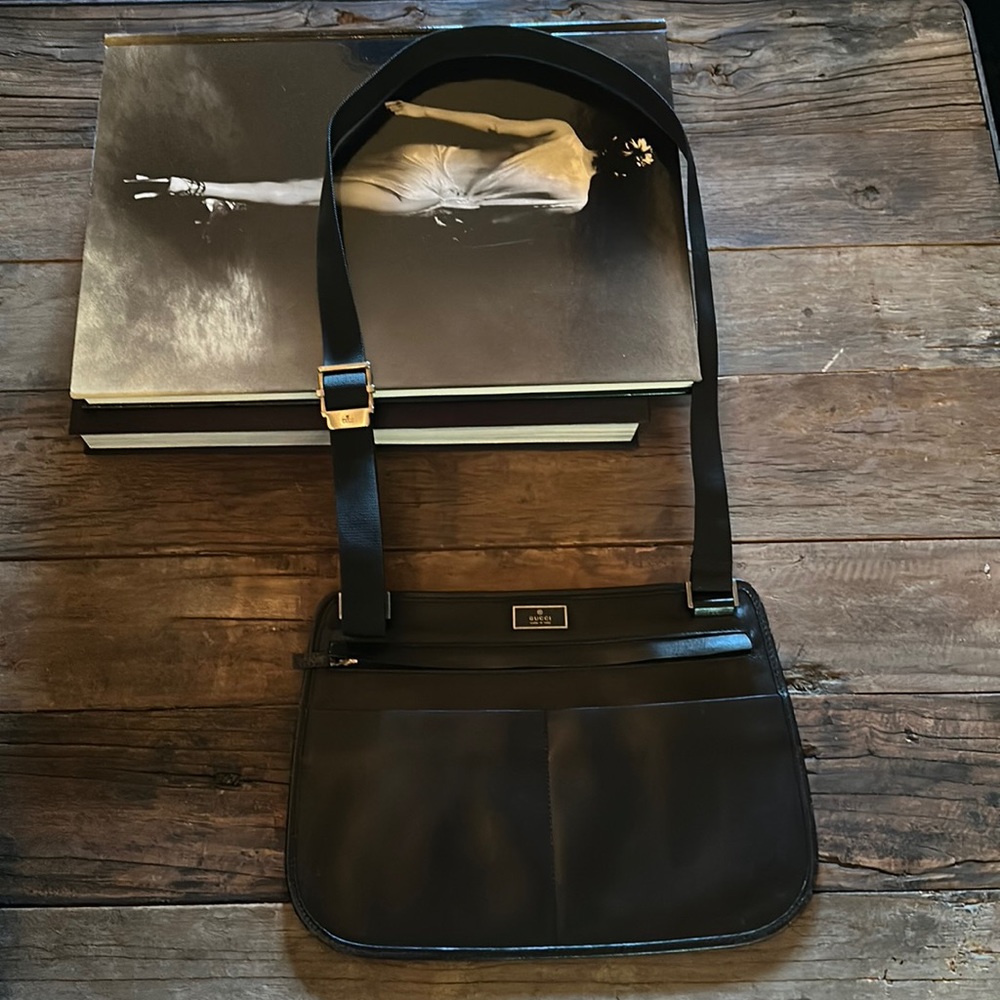 Gucci slim messenger bag